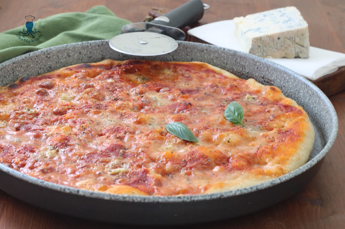 Pizza met gorgonzola