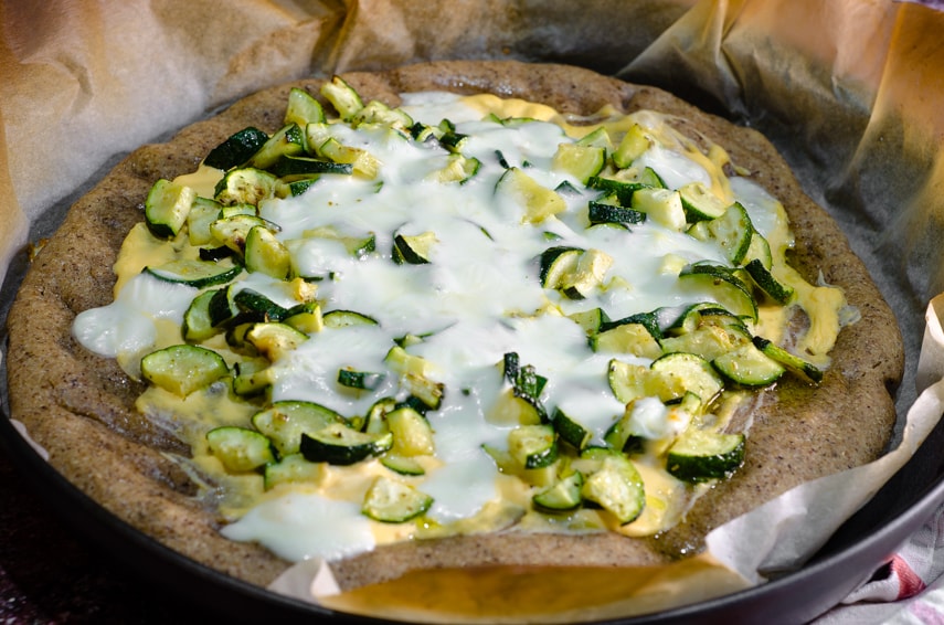 Pizza met courgette en zalmcrème, origineel en smaakvol!