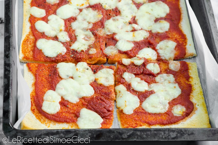 Pizza van toastbrood