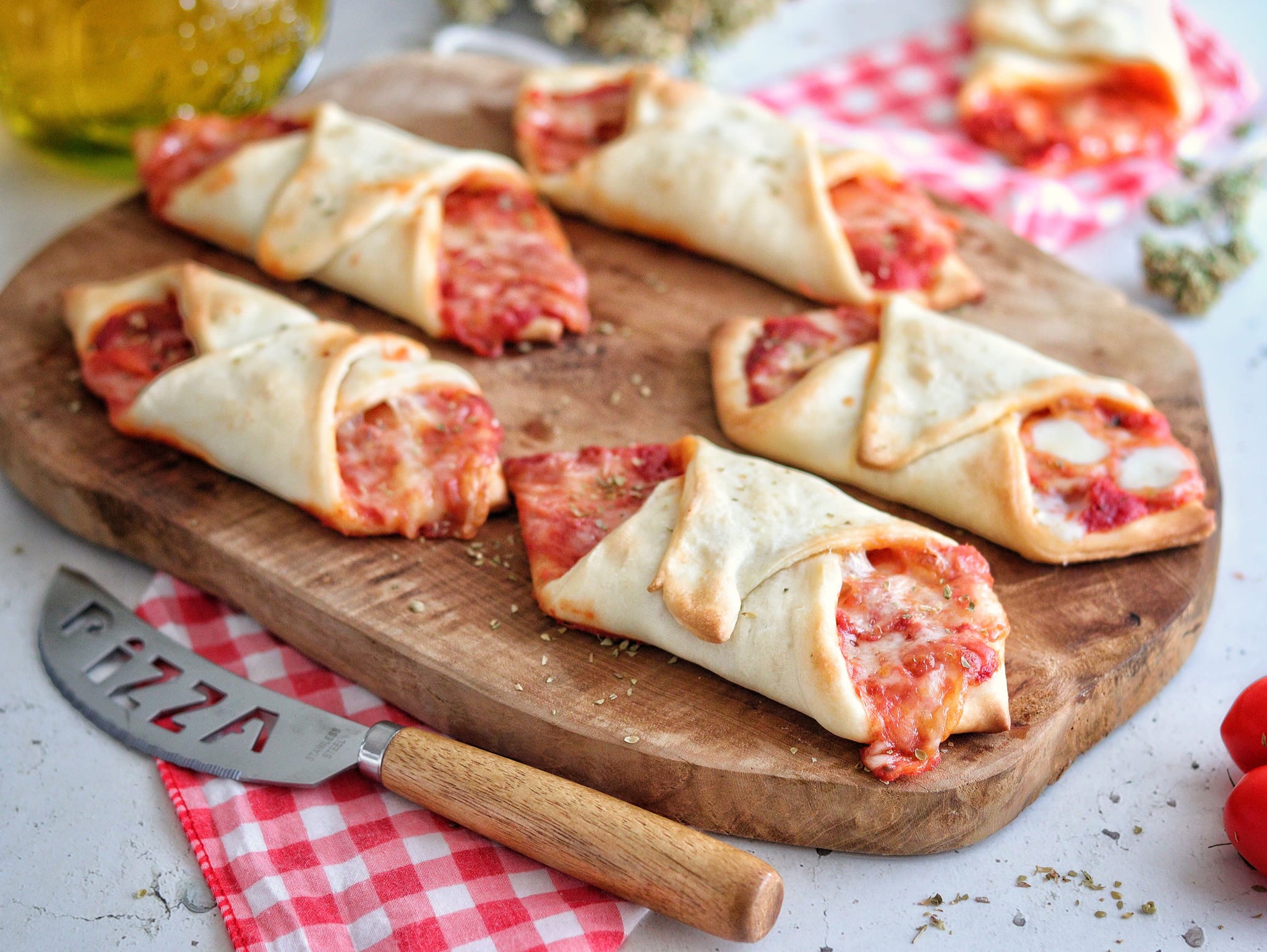 Pizzacannoli (met kant-en-klare pizzabodem)