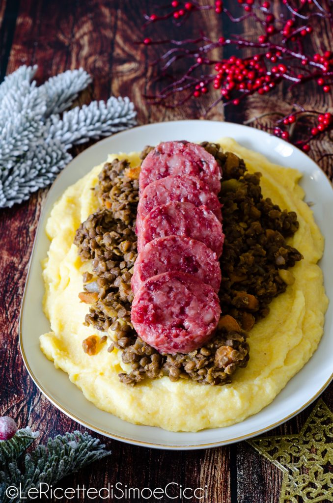 Polenta met cotechino en linzen