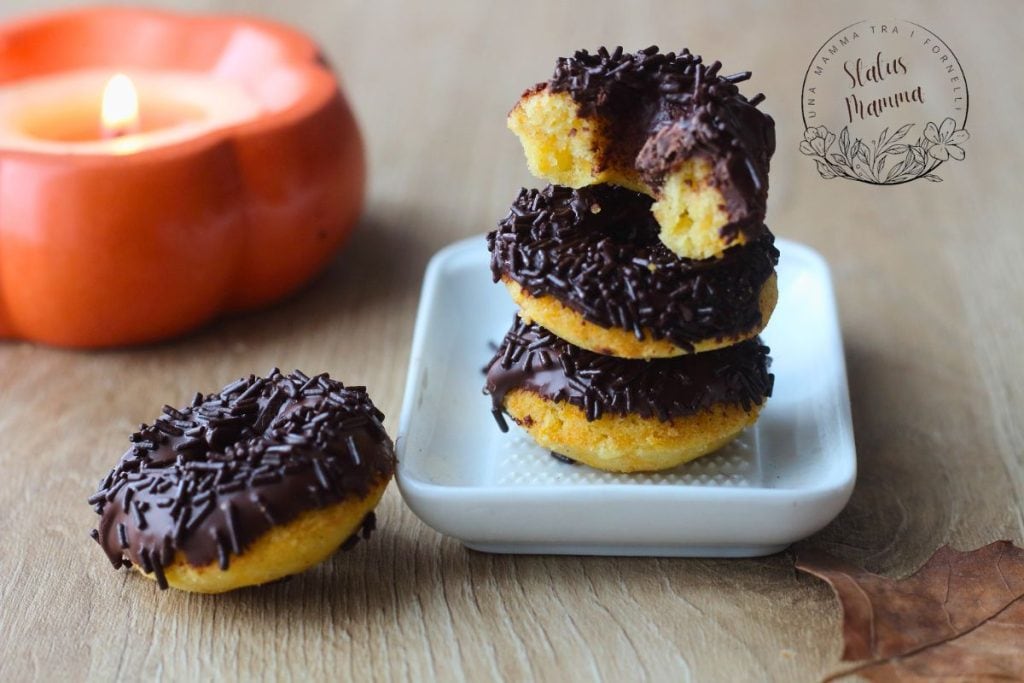 Pompoen Donuts met Pure Chocolade: Een Zachte en Herfstachtige Traktatie om te Delen!