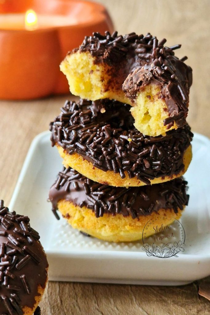 Pompoen Donuts met Pure Chocolade: Een Zachte en Herfstachtige Traktatie om te Delen!