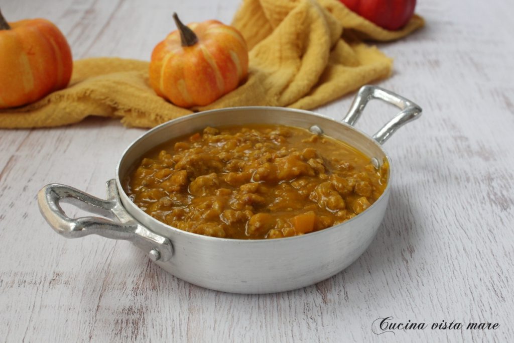 Ragù van vlees en pompoen Cucina vista mare