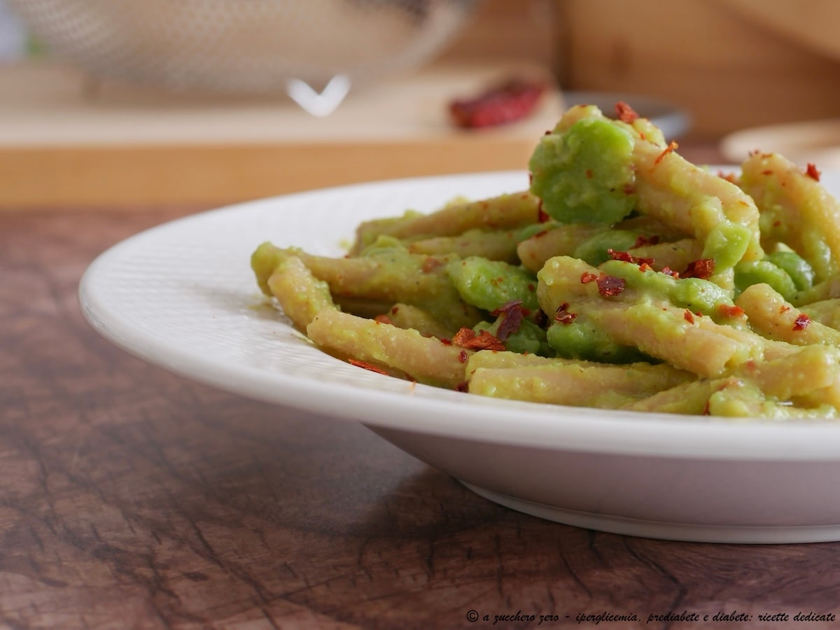 Romige pasta met tuinbonen en crusco-paprika