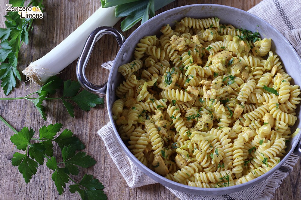 Romige pasta met zalm en prei
