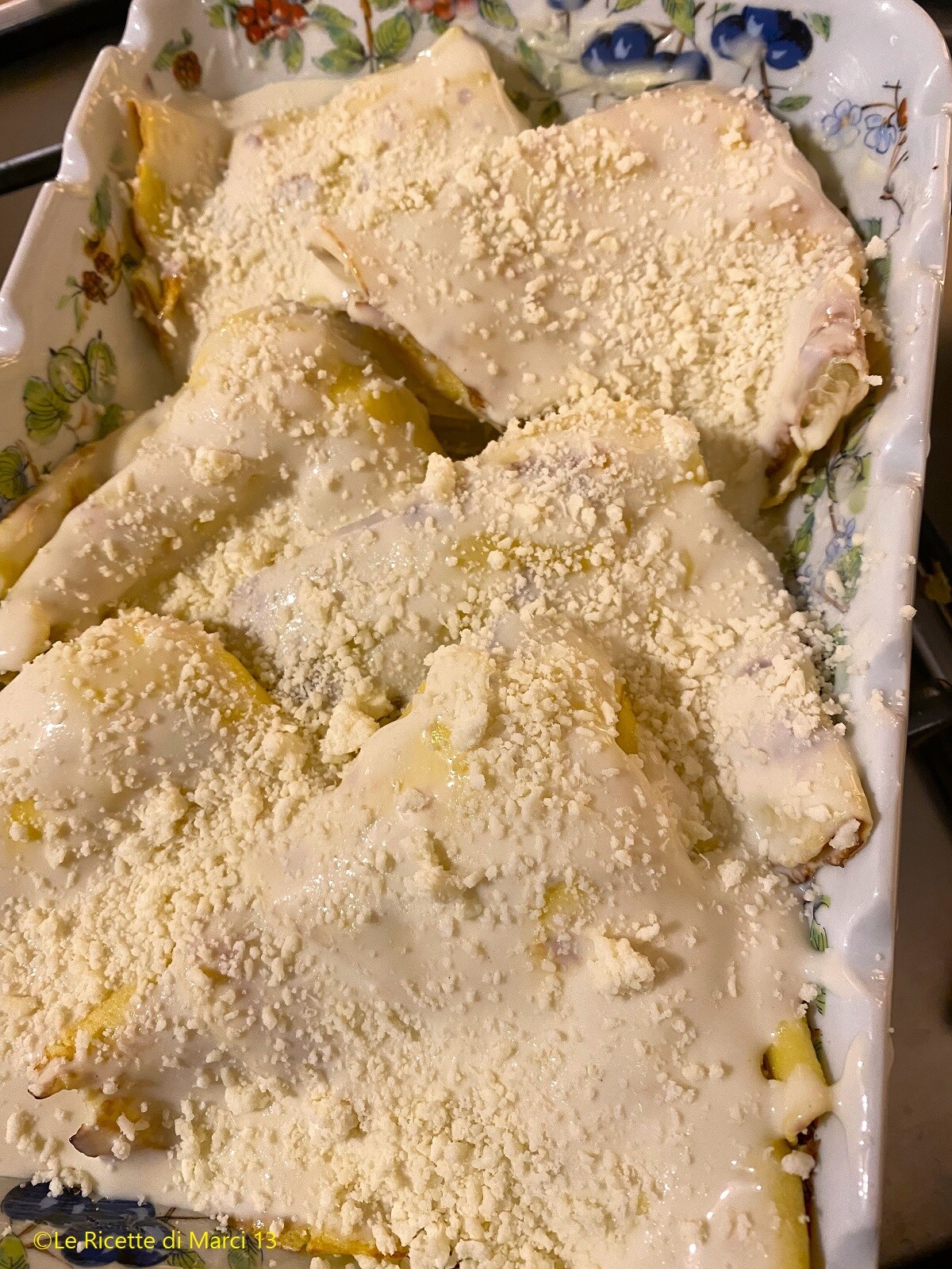 Rustieke gegratineerde crêpes uit de oven, met ricotta, provolone en salami. Makkelijk en snel recept
