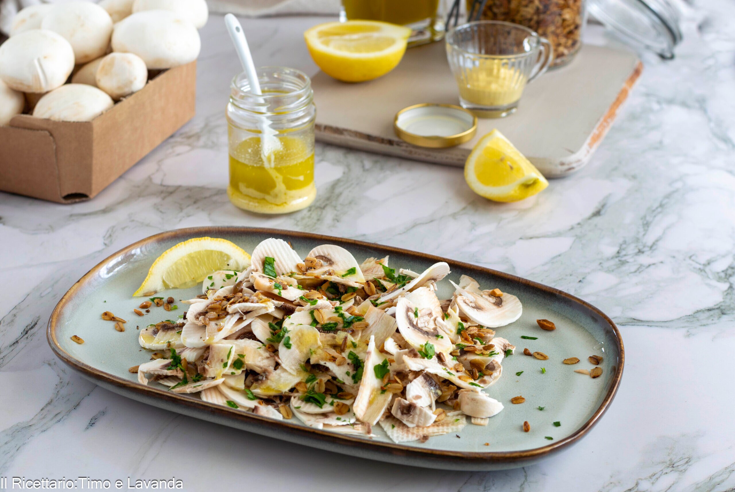 Salade van rauwe champignons