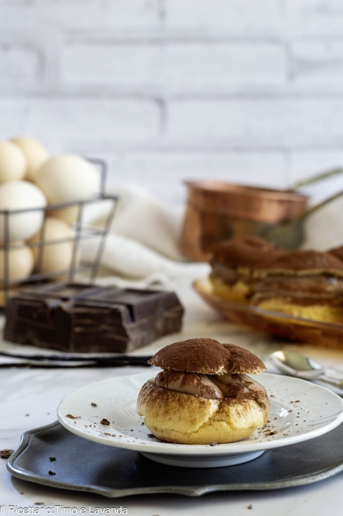 soesjes met diplomatieke chocoladeroom