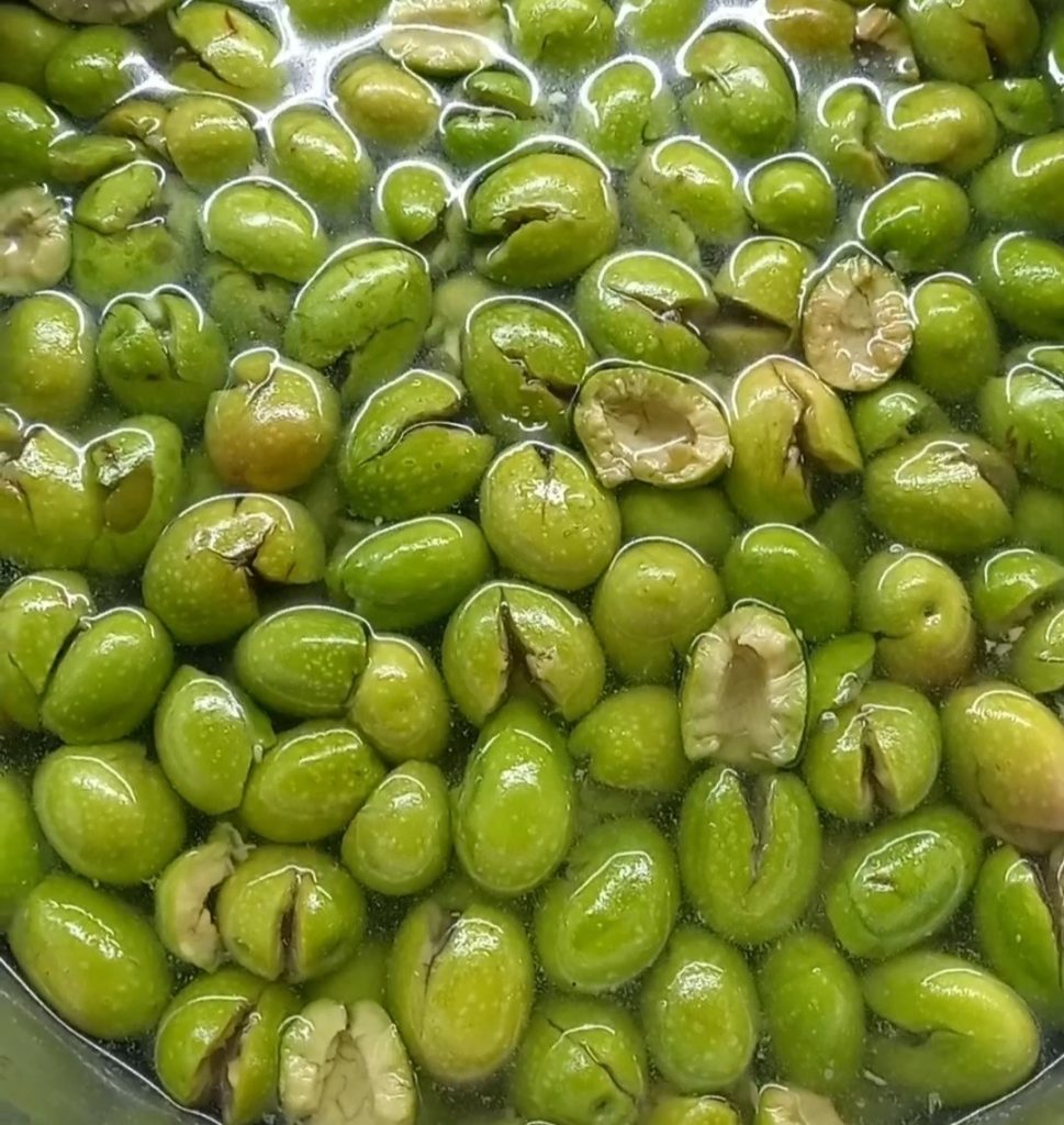 Origineel recept van de geplette olijven