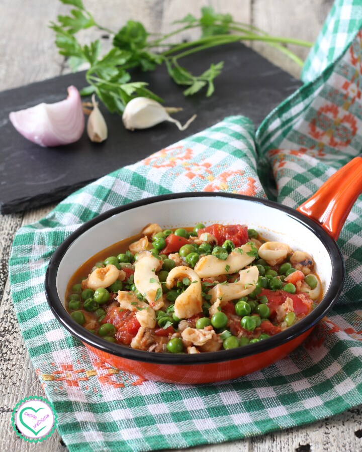 Sepia met erwten in tomatensaus