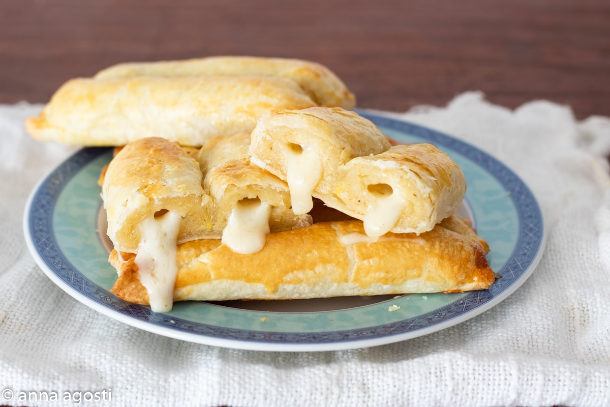 Smeltende bladerdeegpakketjes met aardappelen