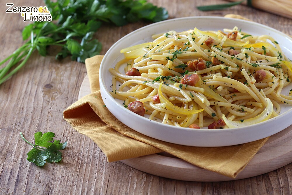 Spaghetti met saffraan en spek