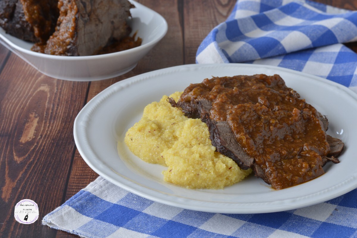 Stoofpot in rode wijn met polenta