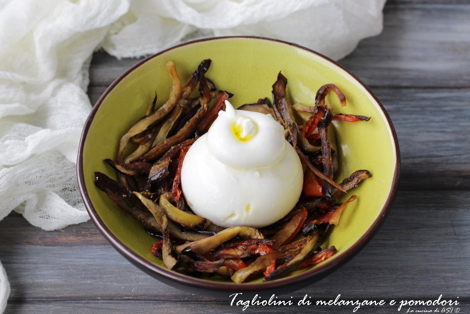 Tagliolini van aubergines en tomaten