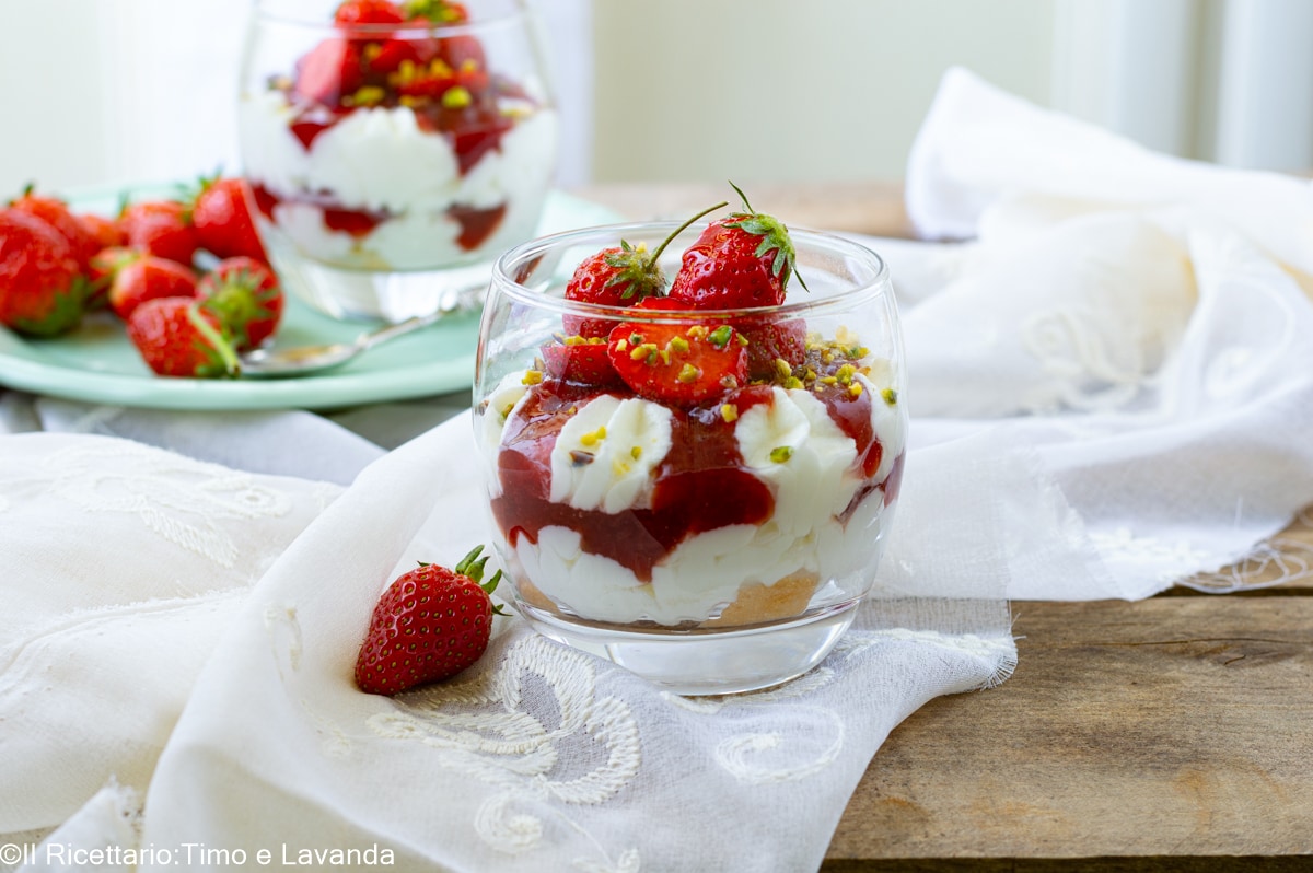 Tiramisù met aardbeien zonder eieren