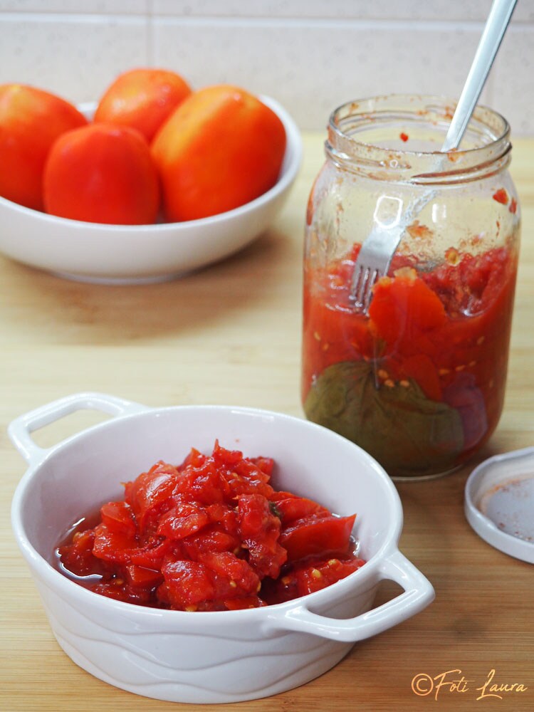 Tomatenconserven in stukjes