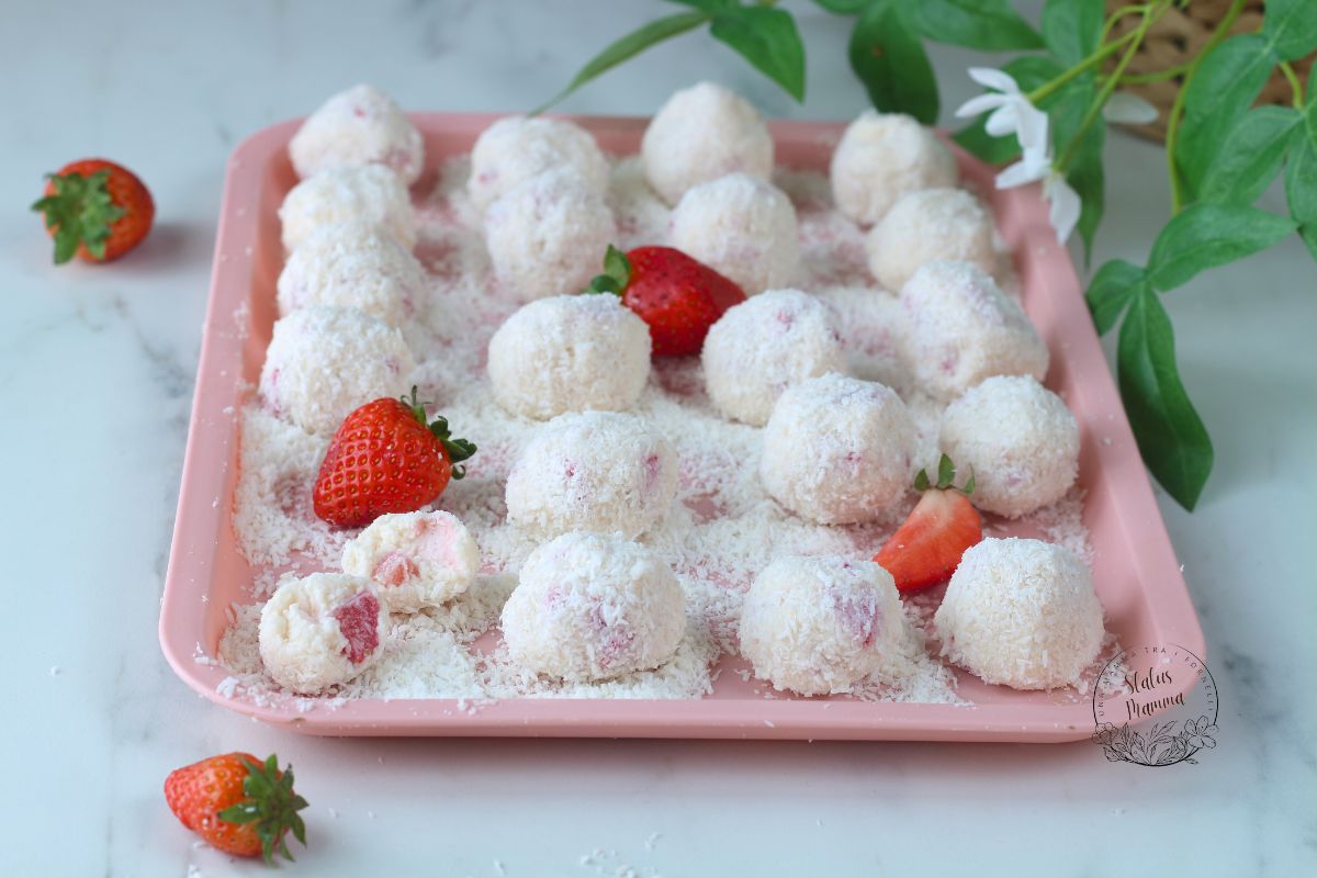 Aardbeien en kokos truffels: het frisse, gemakkelijke en ovenloze dessert dat iedereen verovert
