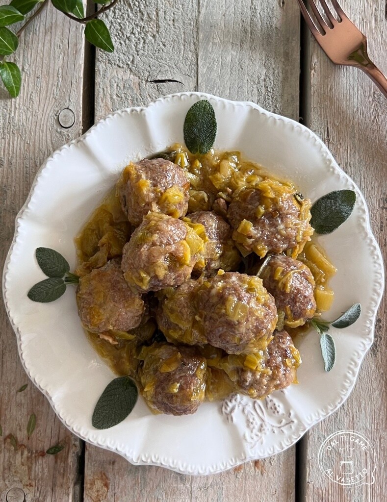 Varkensgehaktballen in bier met multicooker