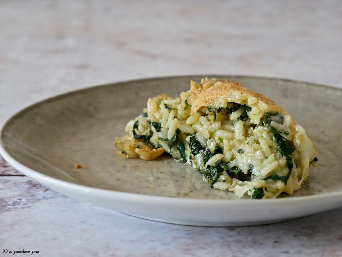 Volkoren rijst uit de oven met spinazie en kaas