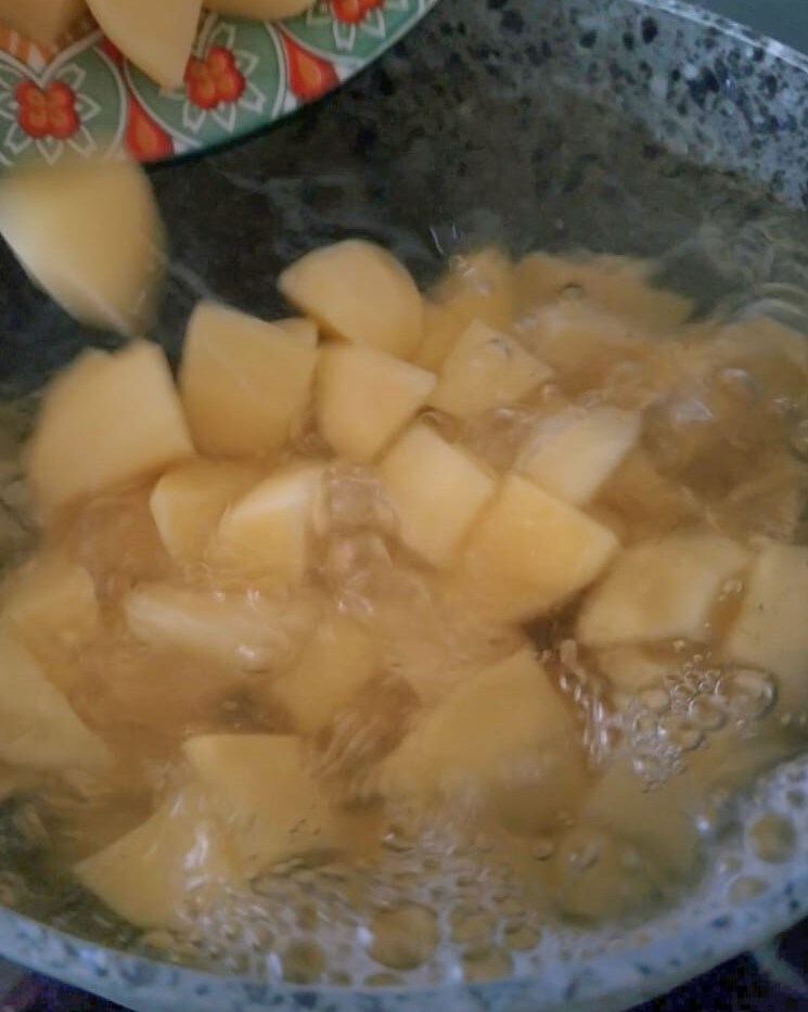Aardappelsalade met tomaat en mozzarella