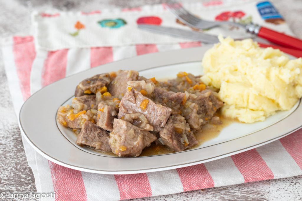 Wit stoofvlees met aardappelpuree