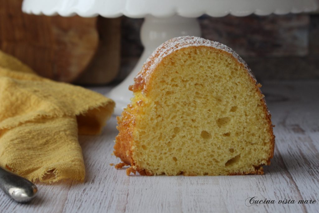 Zachte sinaasappelcake Keuken met zeezicht