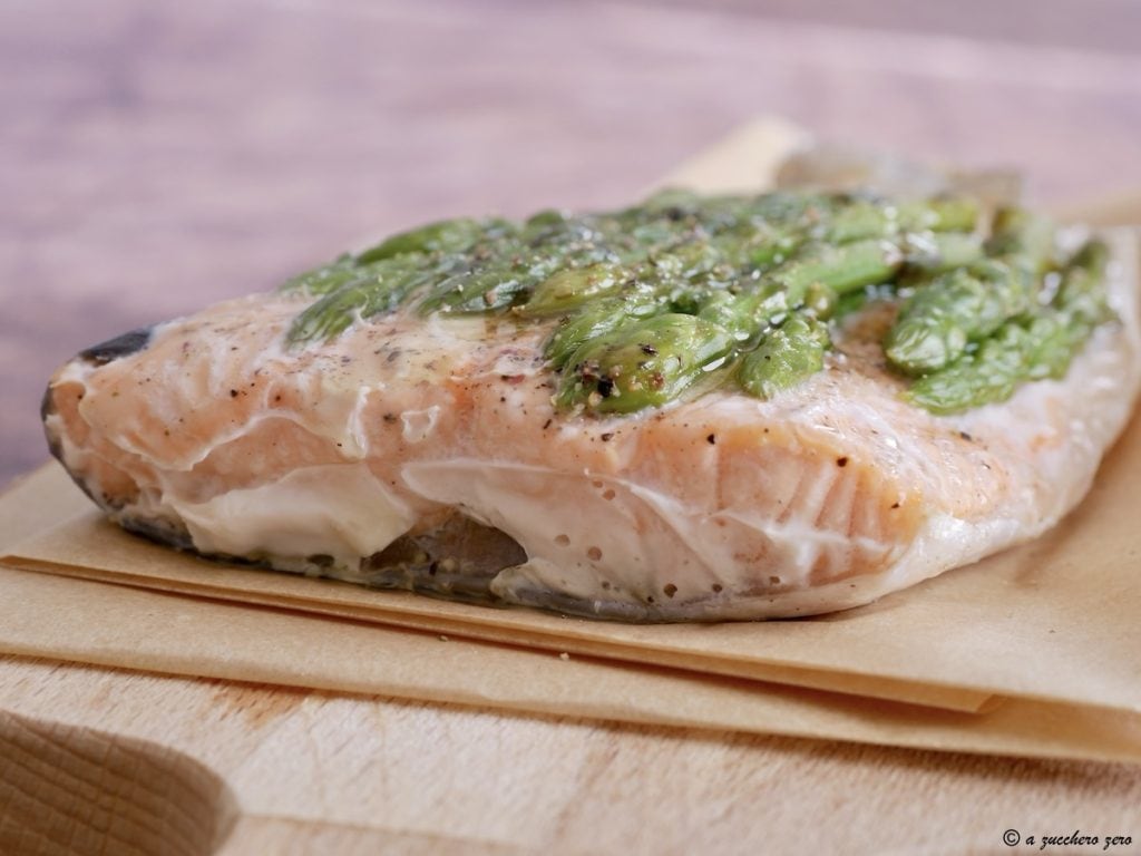 Zalm uit de oven met lichte asperges