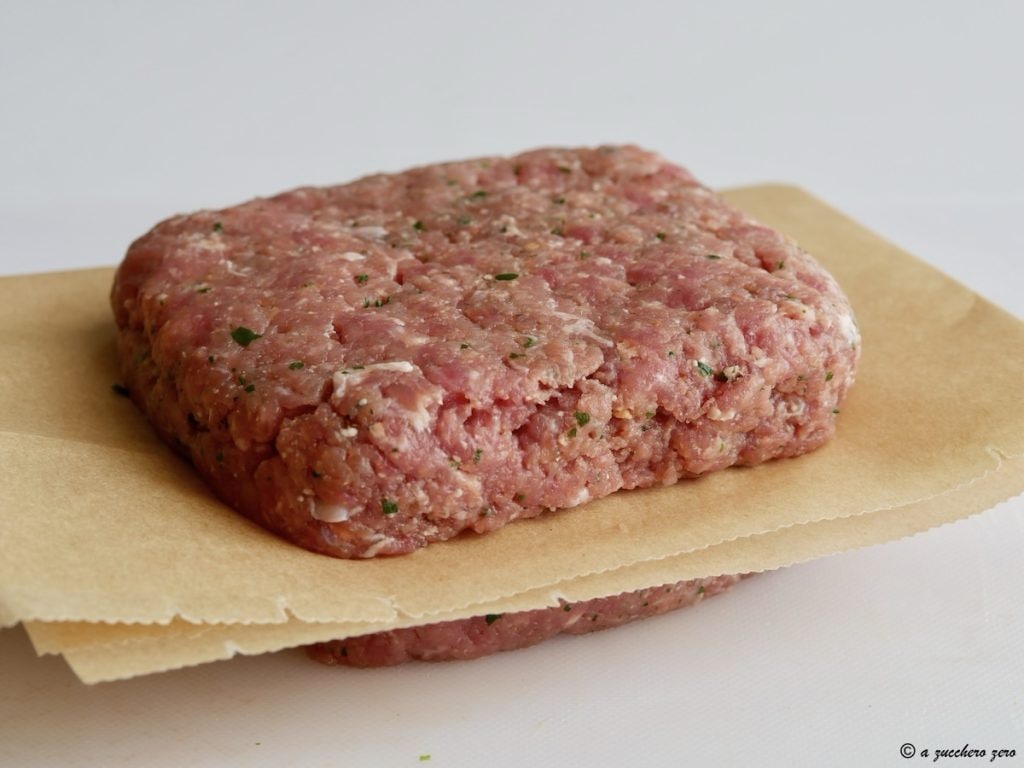 Zelfgemaakte vleesburgers zonder ei