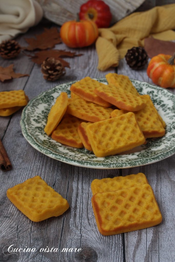 Zoete mini pompoenwafels Keuken met zeezicht