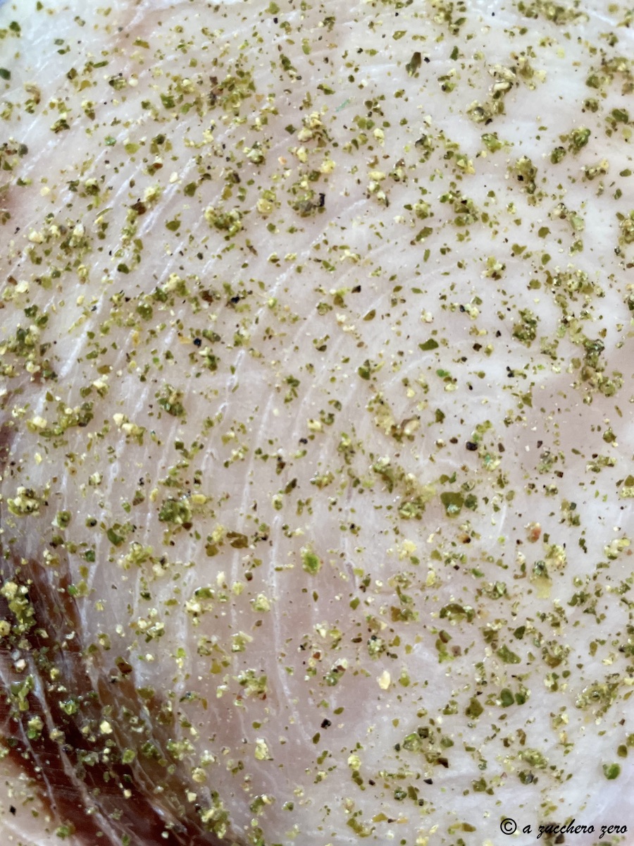 Zwaardvis uit de oven met citroen en groene peper