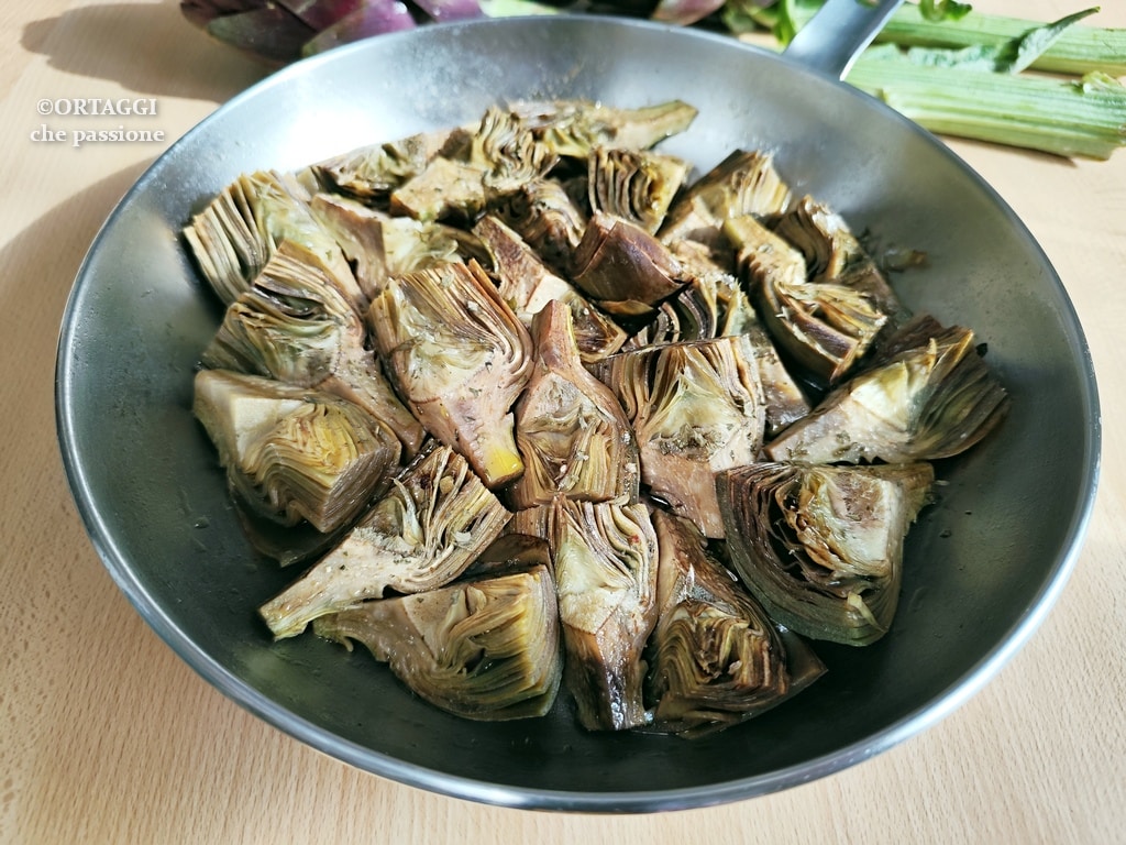 smakelijke en snelle artisjokken in de pan