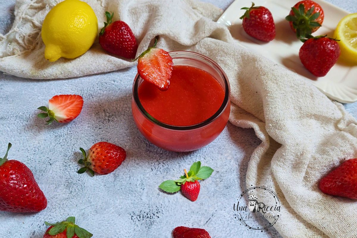 Aardbeiencoulis, fruitsaus voor desserts
