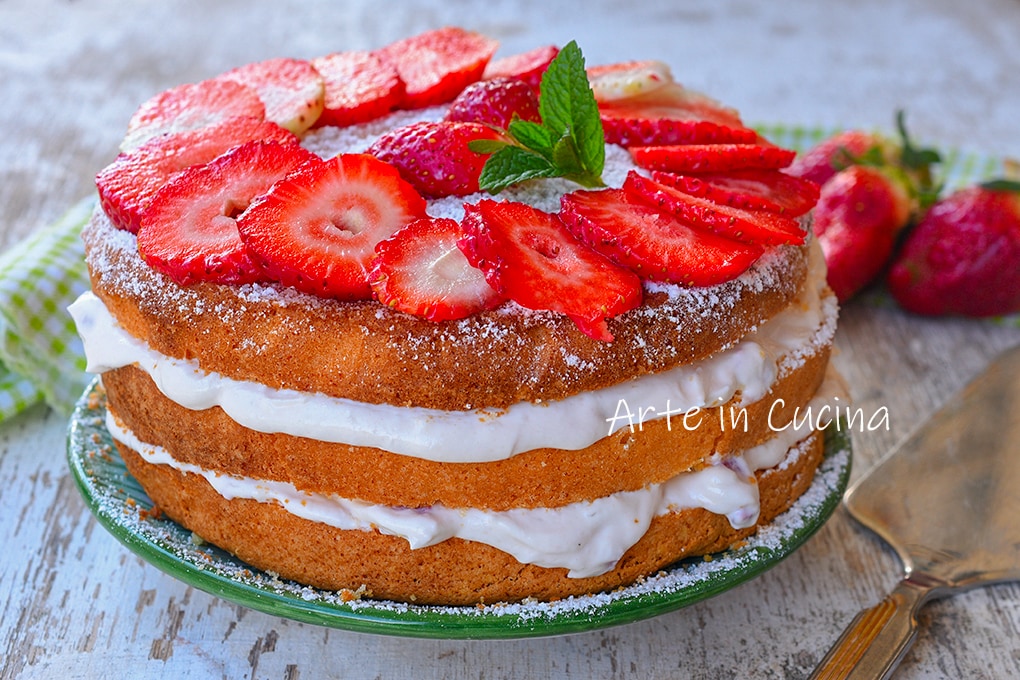 Aardbeientaart en melkcrème met ricotta