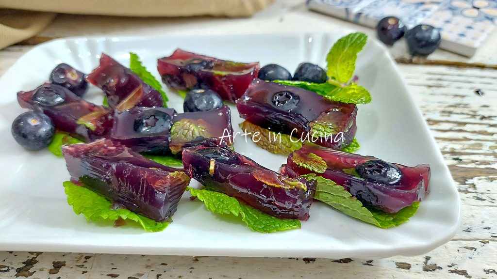 ALCOHOLISCHE JELLY'S met VODKA en BOSBESSEN