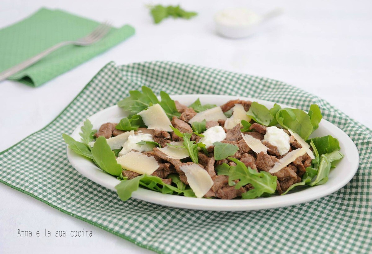 Kalfsvleesreepjes met rucola en schilfers