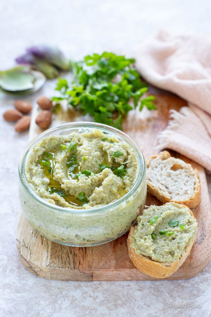 artisjokcrème en amandelen