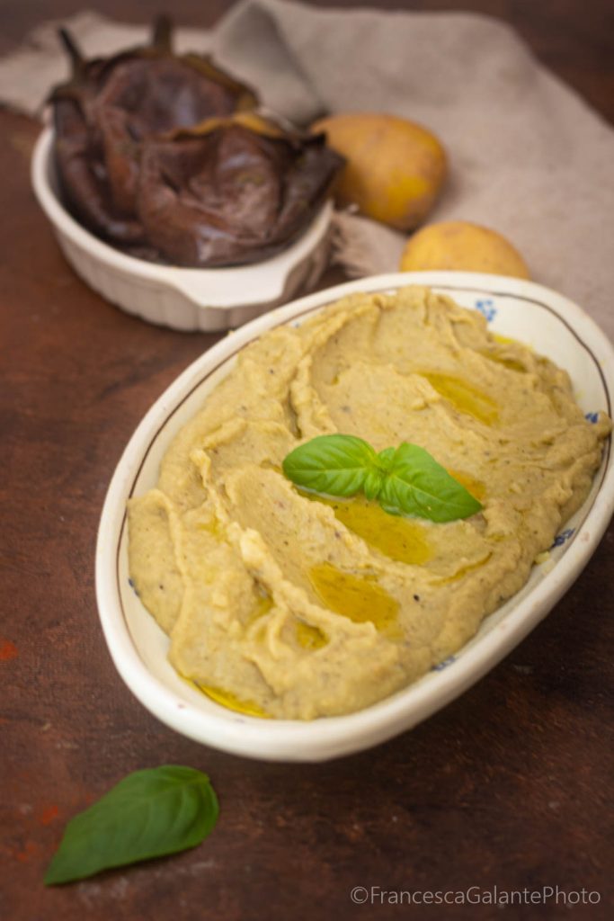 Aubergine- en aardappelcrème voor bruschetta