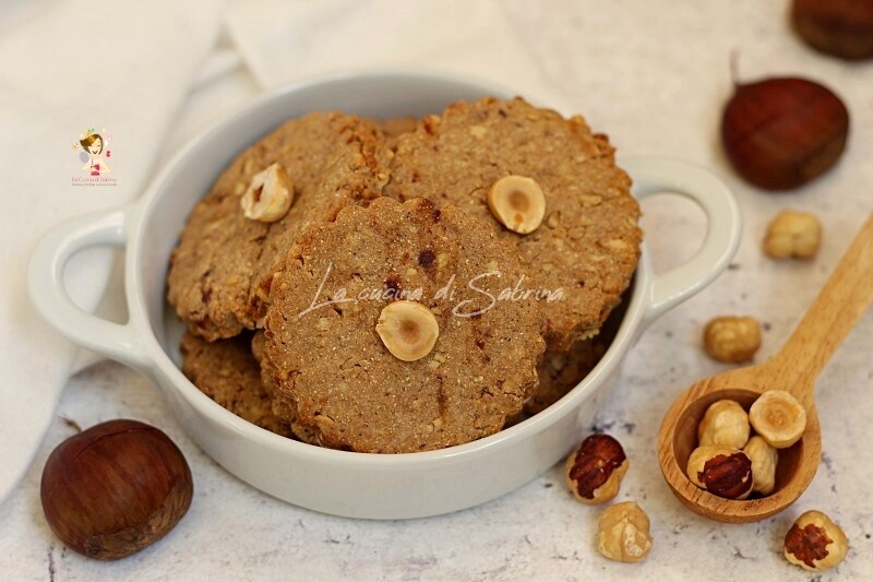 Korstjes met hazelnoten en kastanjemeel
