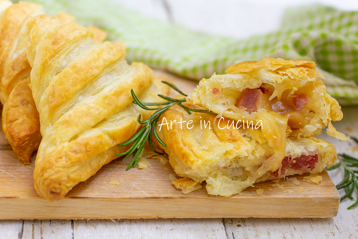 BLADERDEEGGEBAKJES met VLEESWAREN en kazen