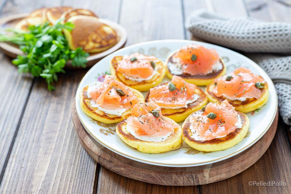Blinis met gerookte zalm