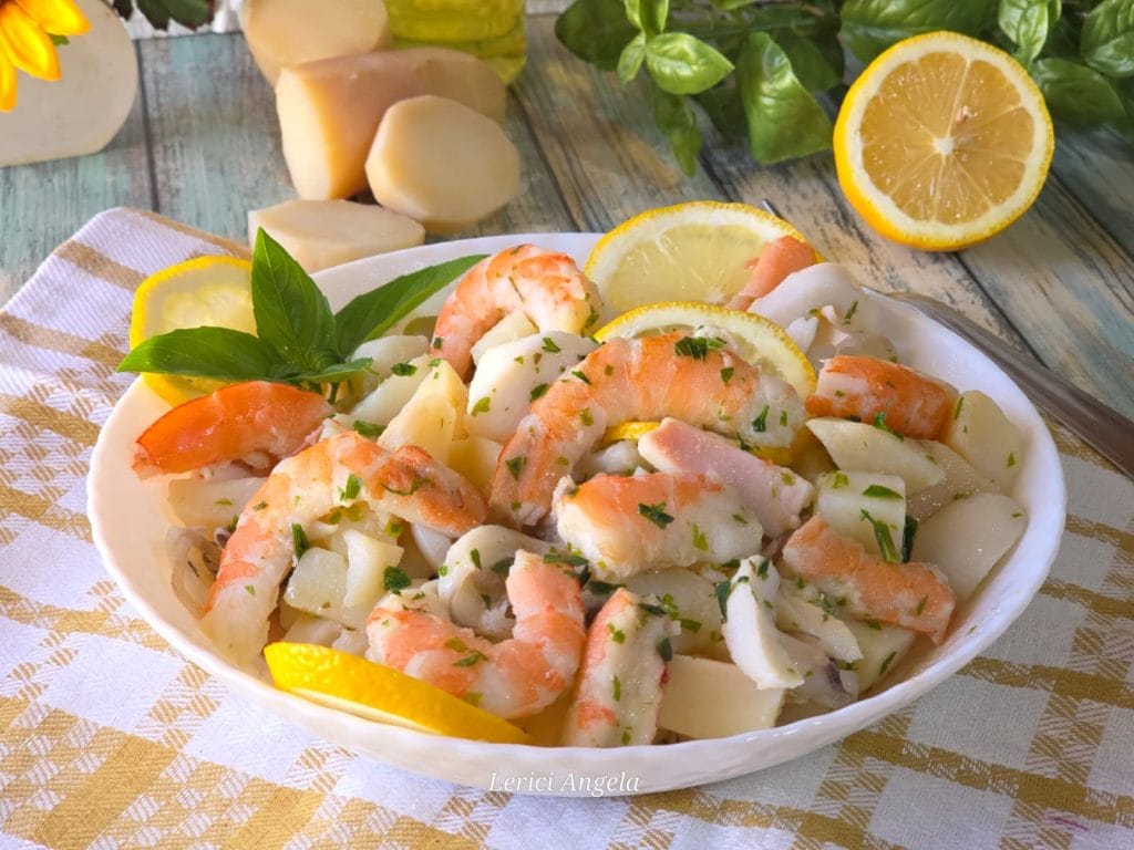 Aardappelsalade met garnalen en inktvis