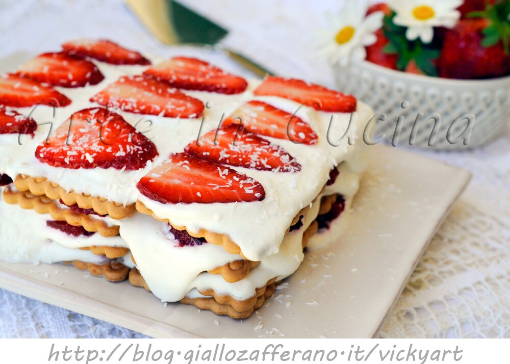 BLOK AARDBEIEN en ricotta dessert met koekjes