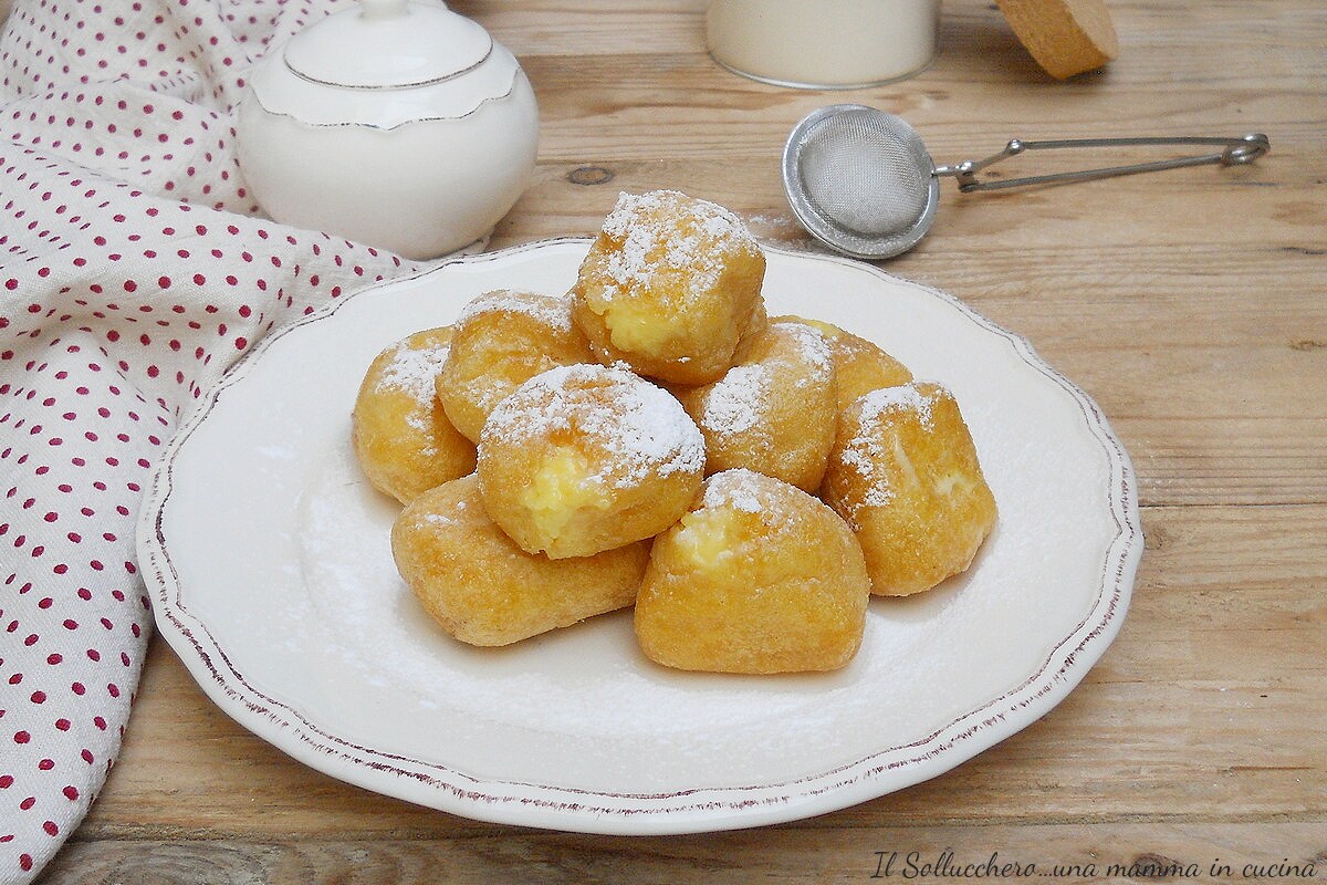 Brighelle di Carnevale met banketbakkersroom