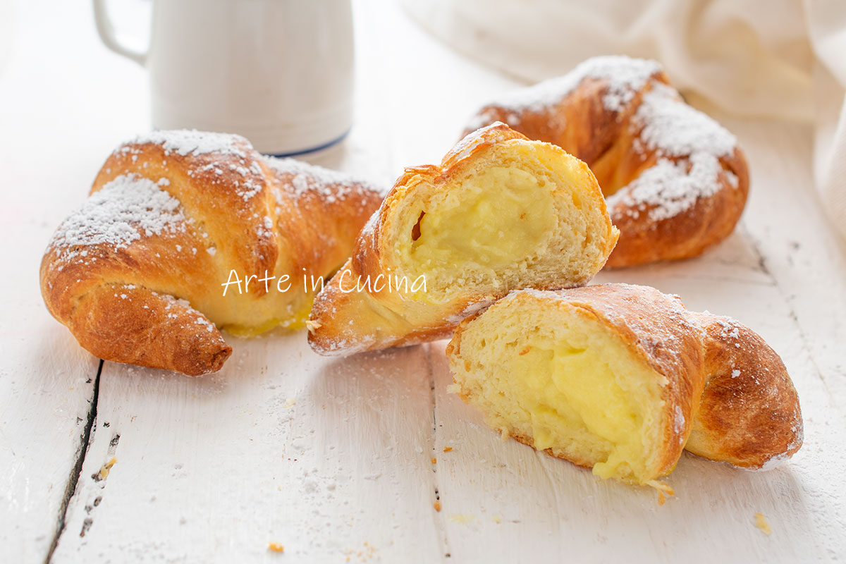 Brioche croissants met room