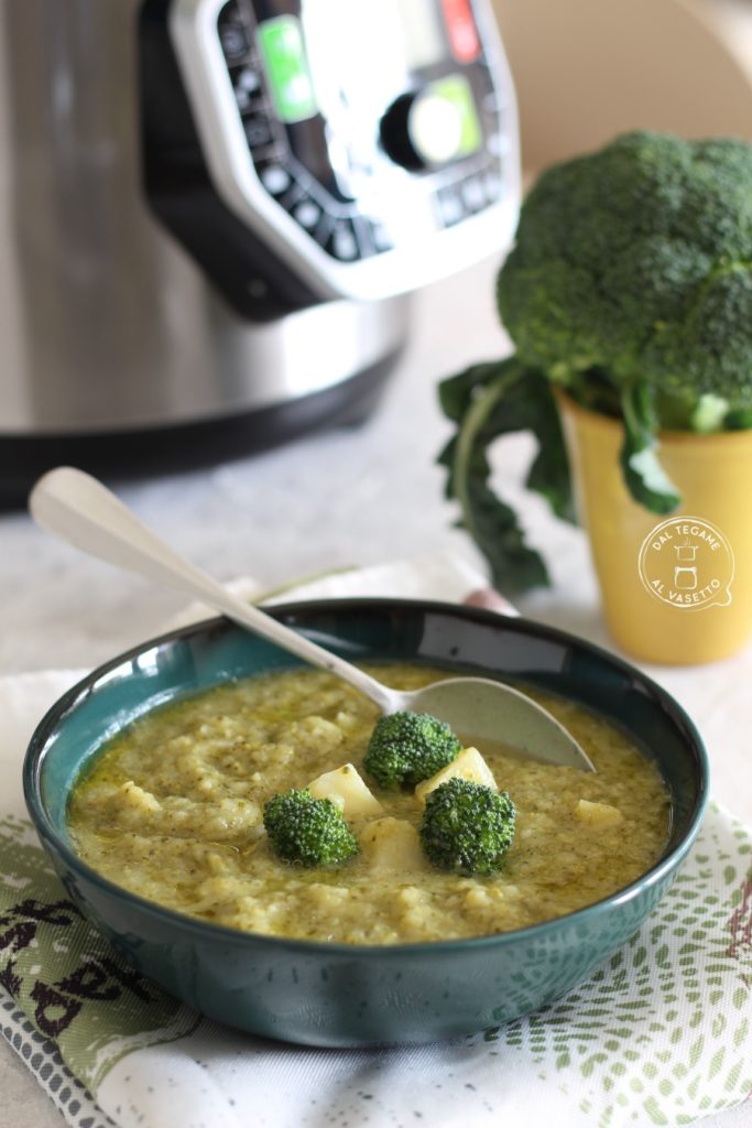 broccoli- en aardappelsoep met de multifunctionele pot