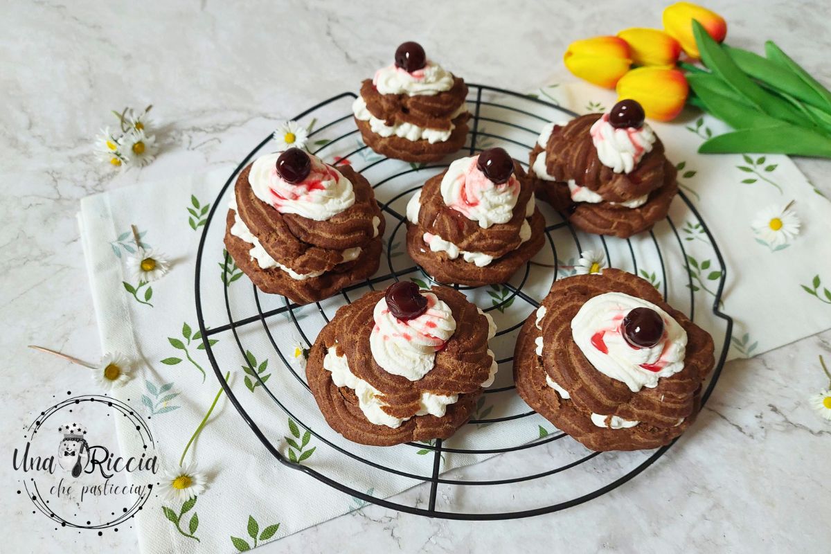 Cacao zeppole uit de oven voor een heerlijke Vaderdag.