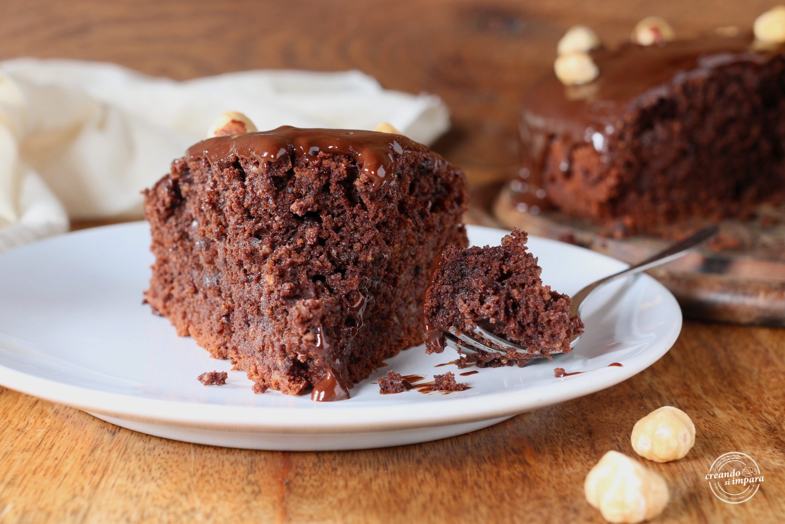 Cacaocake met hazelnoten zonder boter, melk en eieren