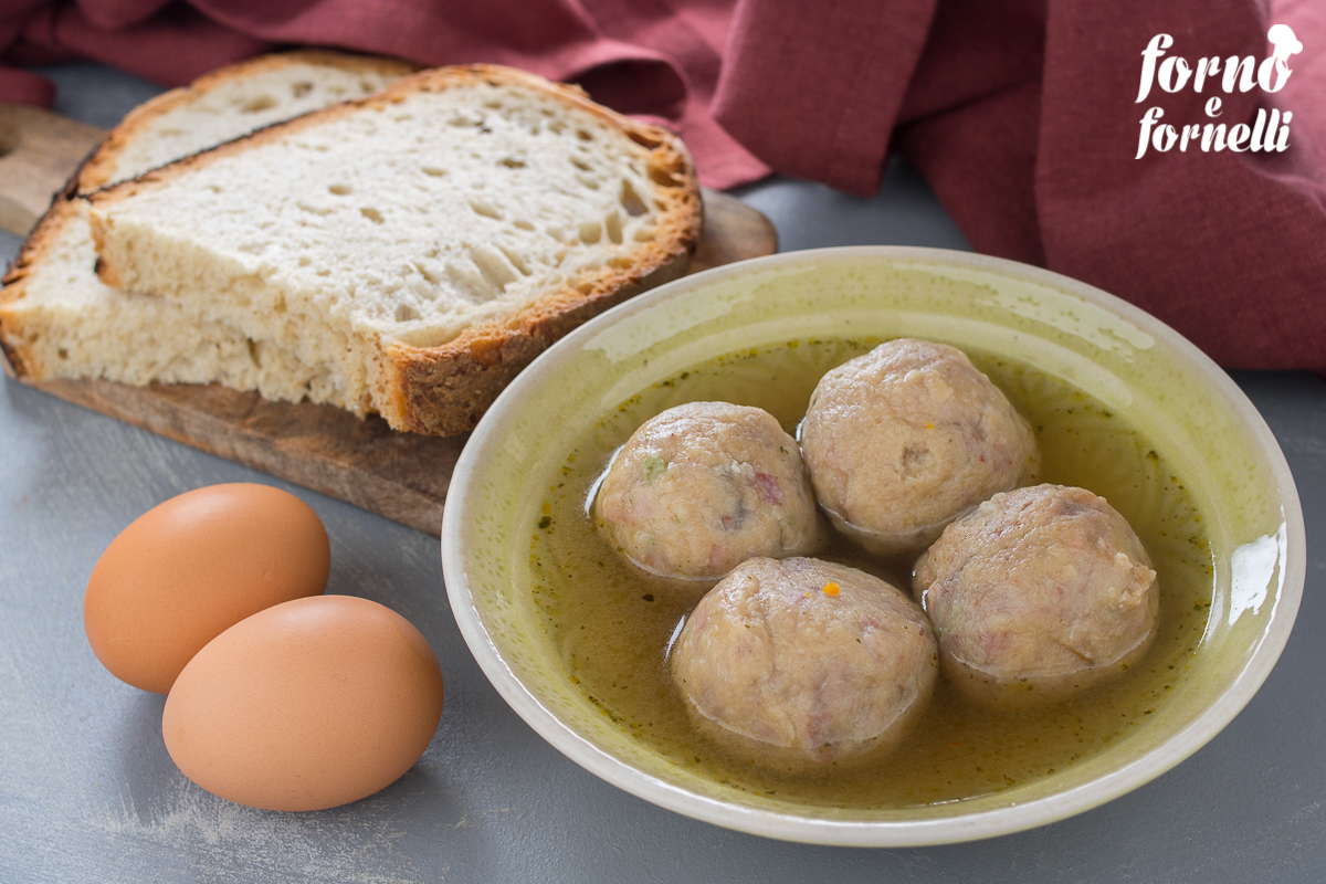 Canederli met speck in bouillon