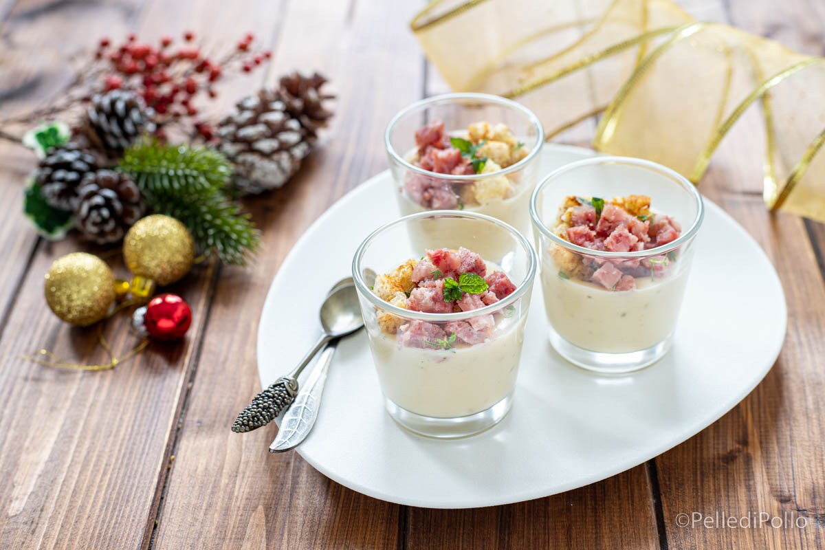 Cannellinibonencrème met cotechino en croutons